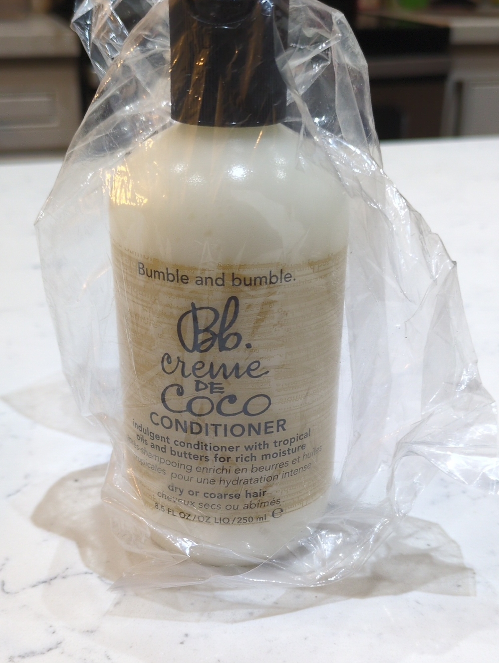 Bumble and bumble Crème de Coco Conditioner - Cream and Black Accents